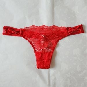 💕🔥NWT Victoria's secret Very Sexy thong panties Small Red bow